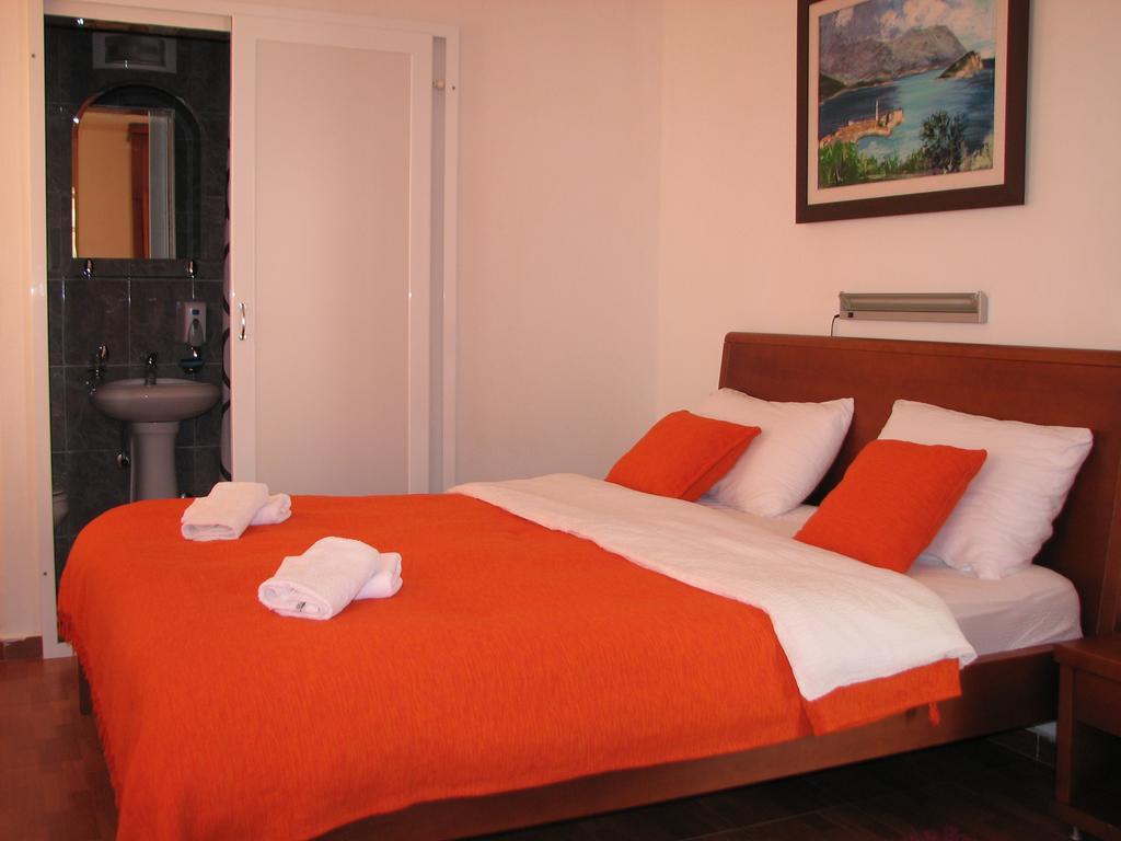 R-Club Old Town Apartments Budva Zimmer foto
